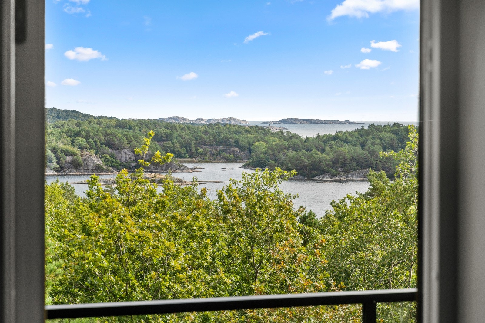 Hjertelig velkommen til visning i Eigebrekktunet 10 Galleribilde