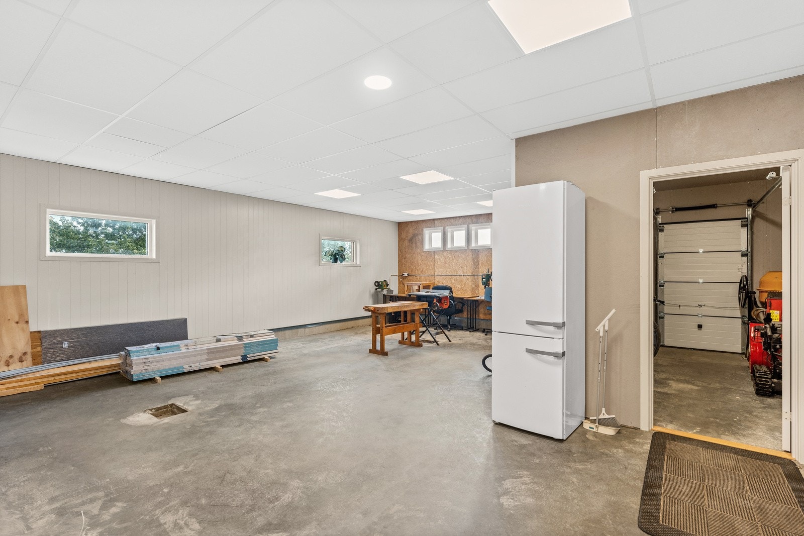 Fra sportsboden er utgang til hagen Galleribilde