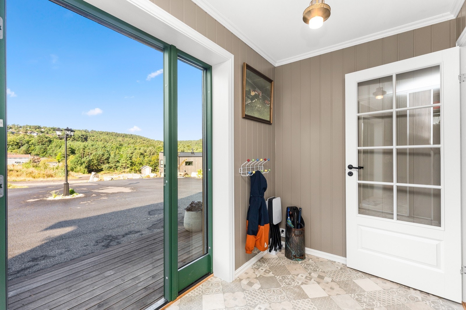 Boligen kan brukes som om at den er nøkkelfri, alt kan styres via telefon/app Galleribilde