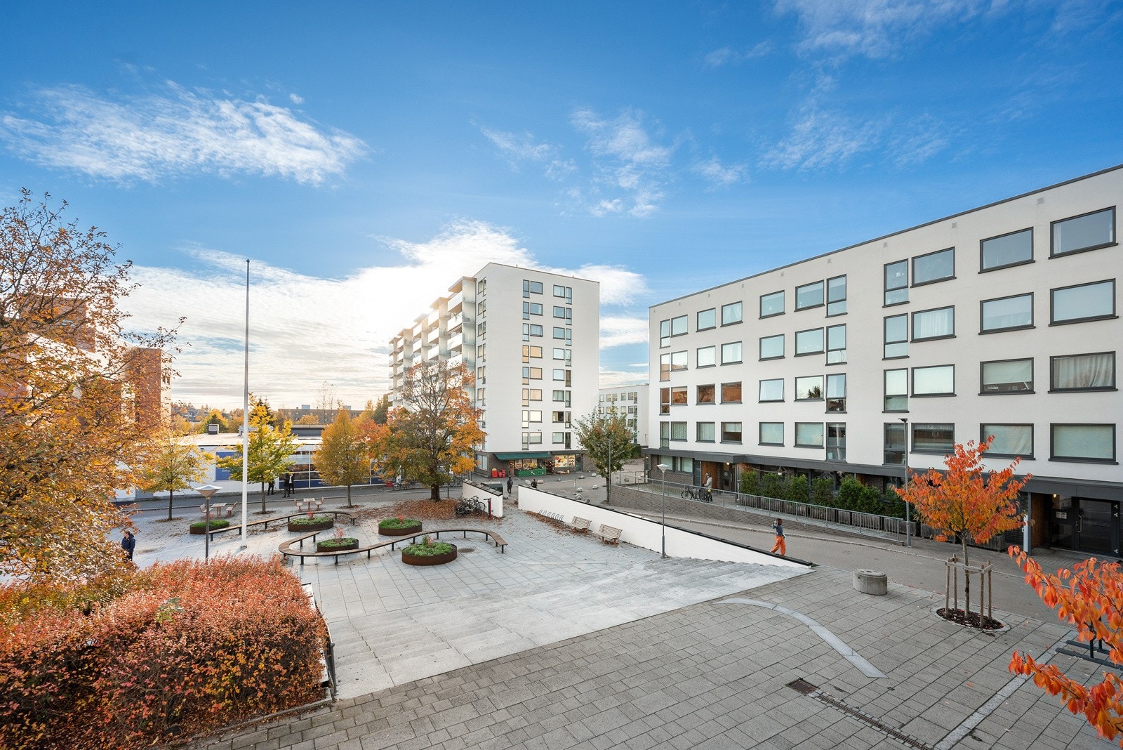 Hyggelig utsyn mot Hoveter Torg fra balkongen. Galleribilde
