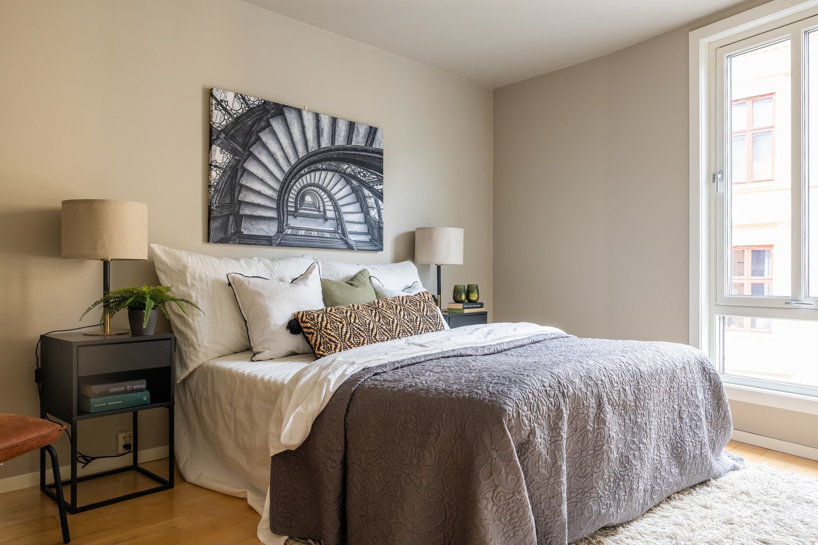 Dette er leilighetens hovedsoverom, også nymalt. Galleribilde