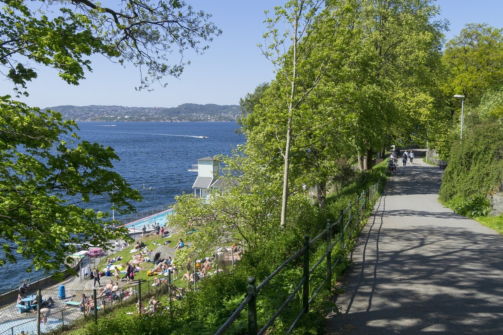 Nordnes Sjøbad og videre mot Nordnesparken Galleribilde