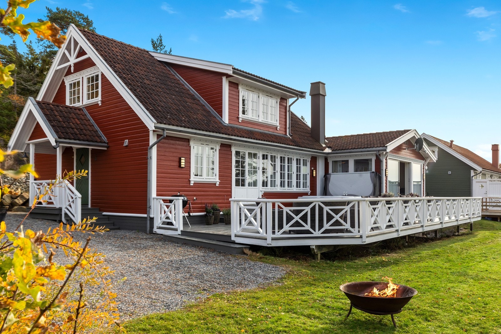 Enkel hage med barnevennlig plen Galleribilde