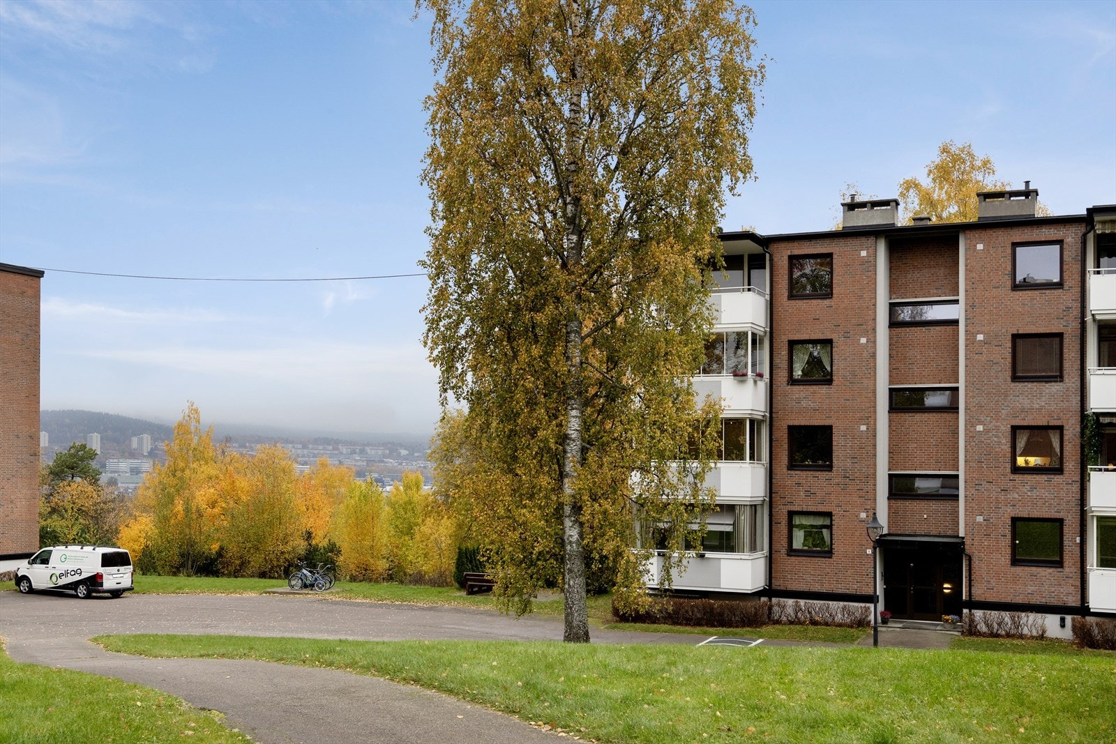 Det er mulighet for leie av parkeringsplass etter venteliste. Kontakt styret for mer informasjon. Galleribilde