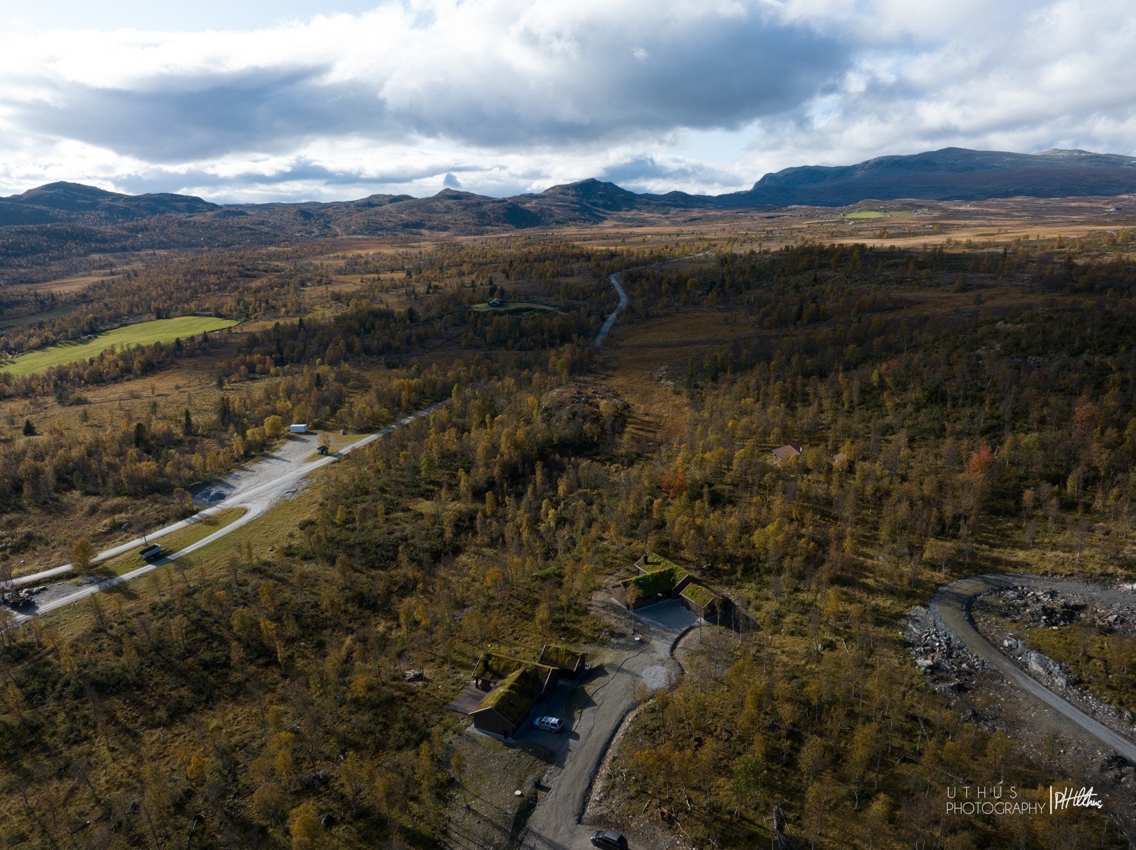 Langrennsløypene går like forbi eiendommen og svinger innover skog og fjell. Brede og fine løyper, samt egen nettside hvor man kan holde seg oppdatert på hvilke løyper som er nypreparerte. Galleribilde