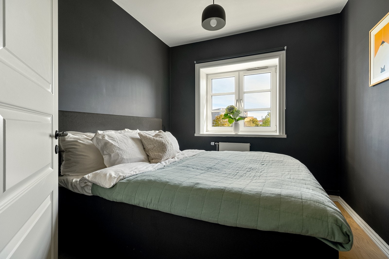 Hvorav det er plass til dobbeltseng og garderobeløsning. Galleribilde