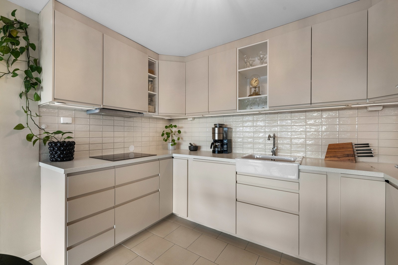 Kjøkken med Ikea-innredning fra 2016 Galleribilde
