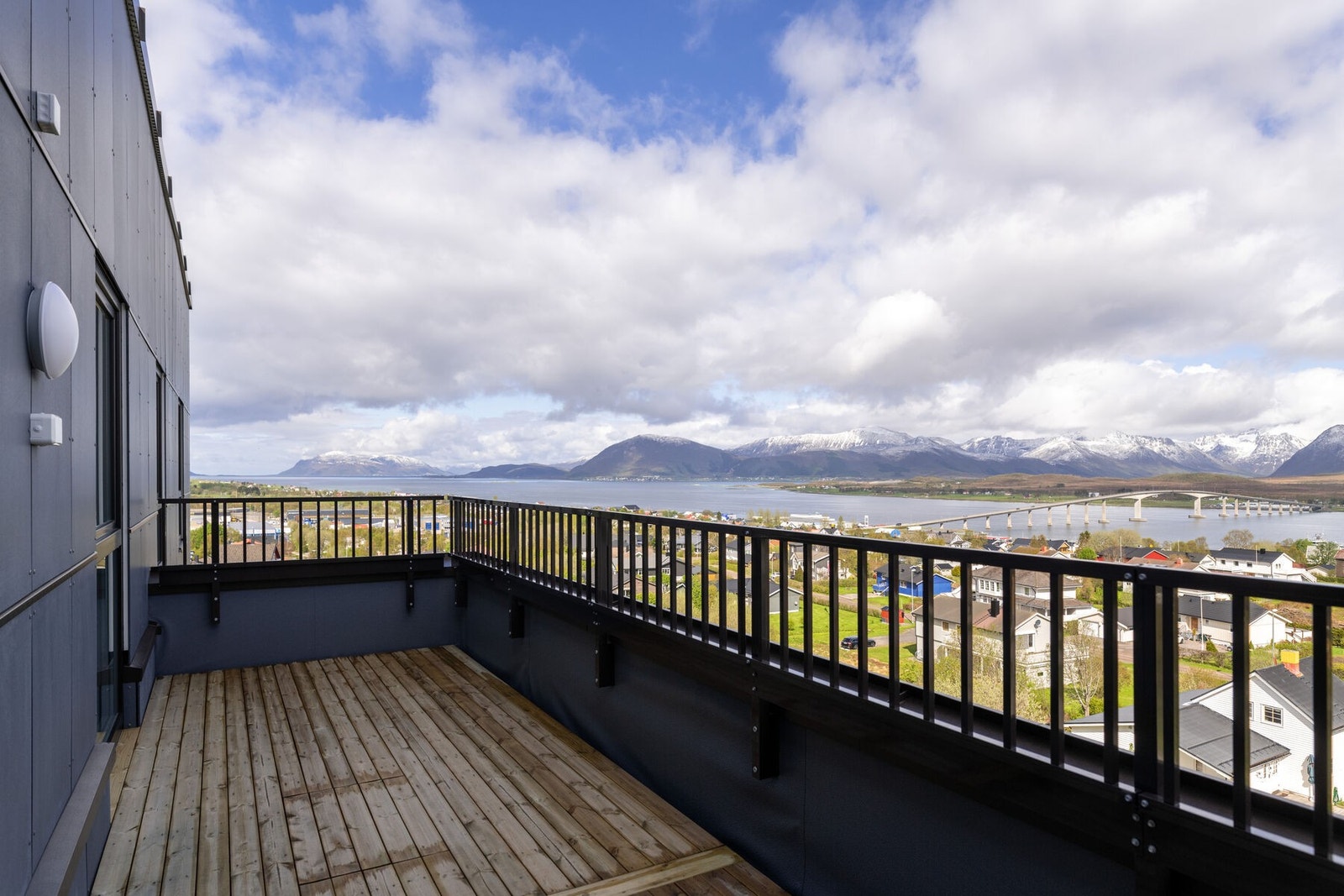 Terrasse ved hovedsoverom. Galleribilde