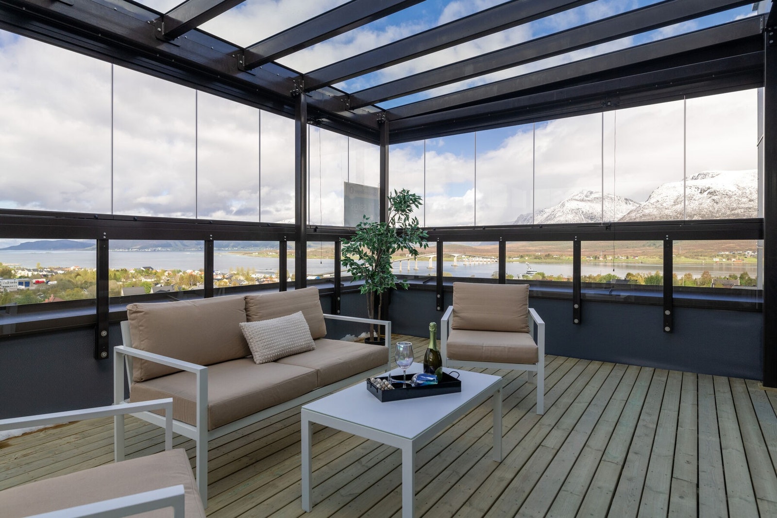 Vinterhagen byr på gode lysforhold og fantastisk utsikt i flere retninger. Galleribilde