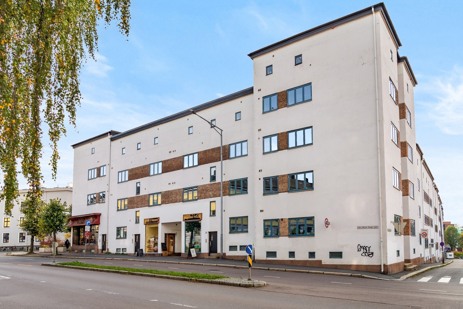 Funkisgården i Hans Nielsen Hauges gate 15 i Oslo er et godt eksempel på funksjonalistisk arkitektur Galleribilde