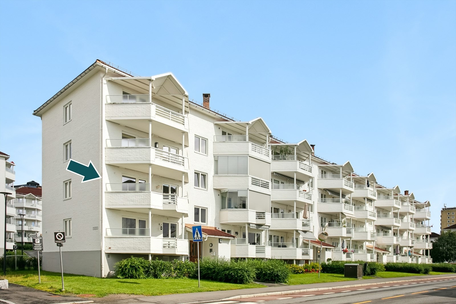 Hjørneleilighet med fin beliggenhet i byggets 2.etasje. Galleribilde