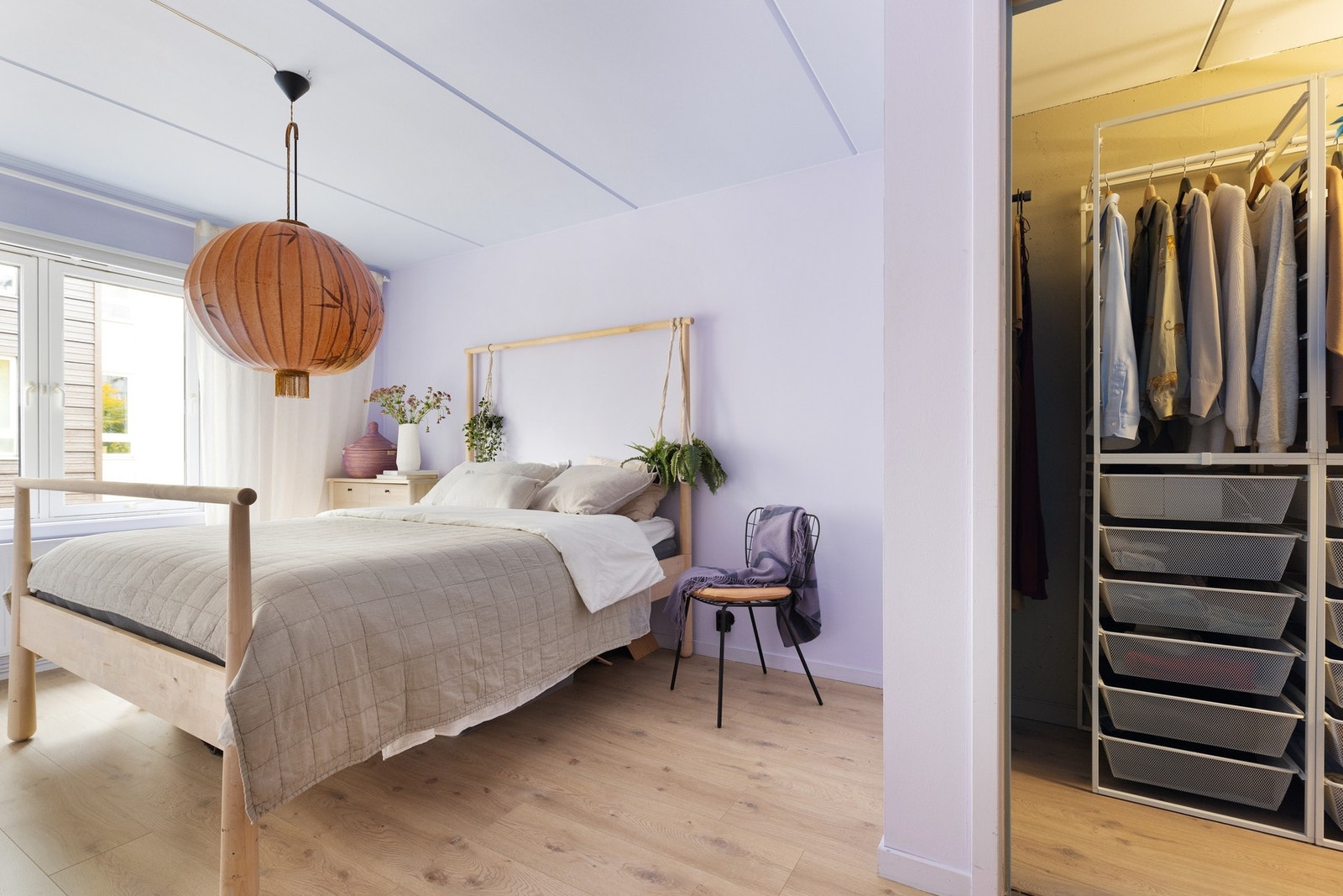 Rommet er også tilknyttet en praktisk innvendig bod på 4 kvm som kan benyttes som walk-in-closet og annen oppbevaring. Galleribilde