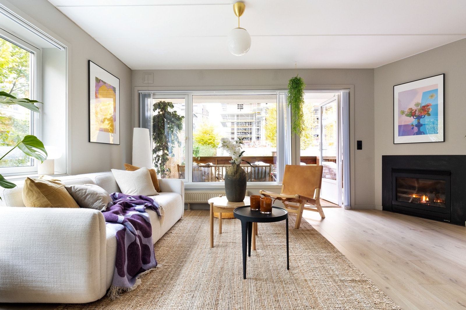 Her kan du bare ta med deg møblene og flytte rett inn i denne lettstelte leiligheten. Galleribilde