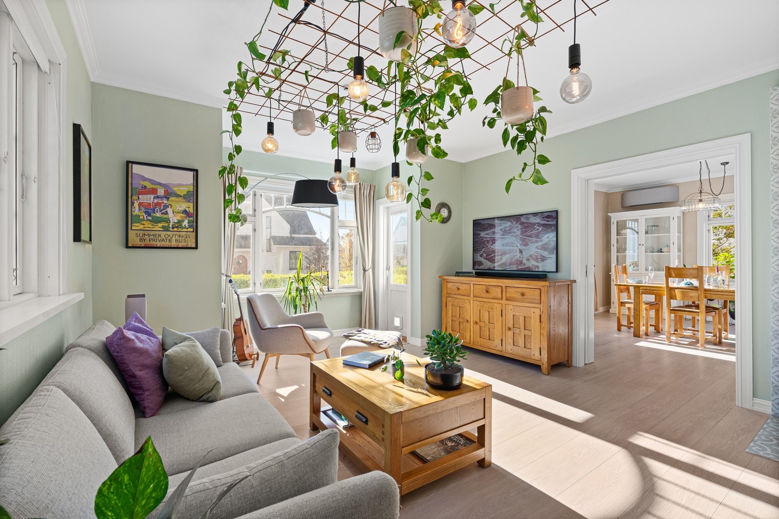 Fra stuen har man utgang til flott uteområde. Galleribilde