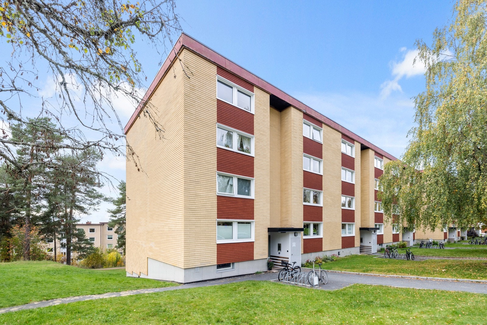 Leiligheten ligger i et velstelt og grønt nærmiljø Galleribilde