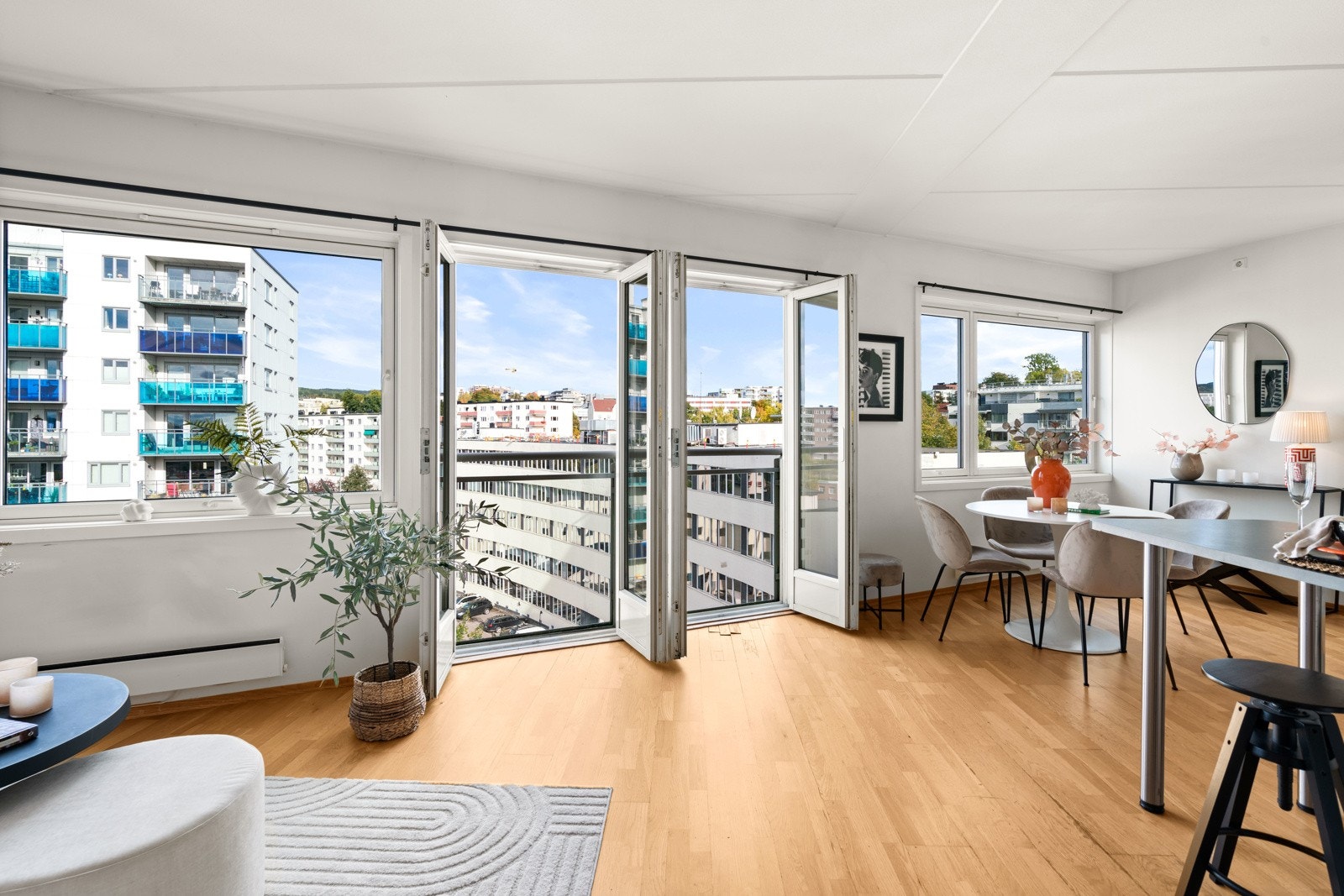 De to franske balkonger, noe som gir en luftig følelse og flott utsikt. Galleribilde