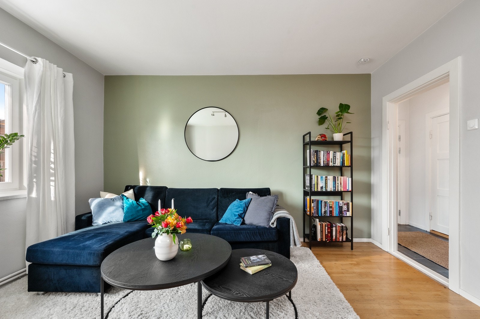 Her har du god plass til sofagruppe. Galleribilde
