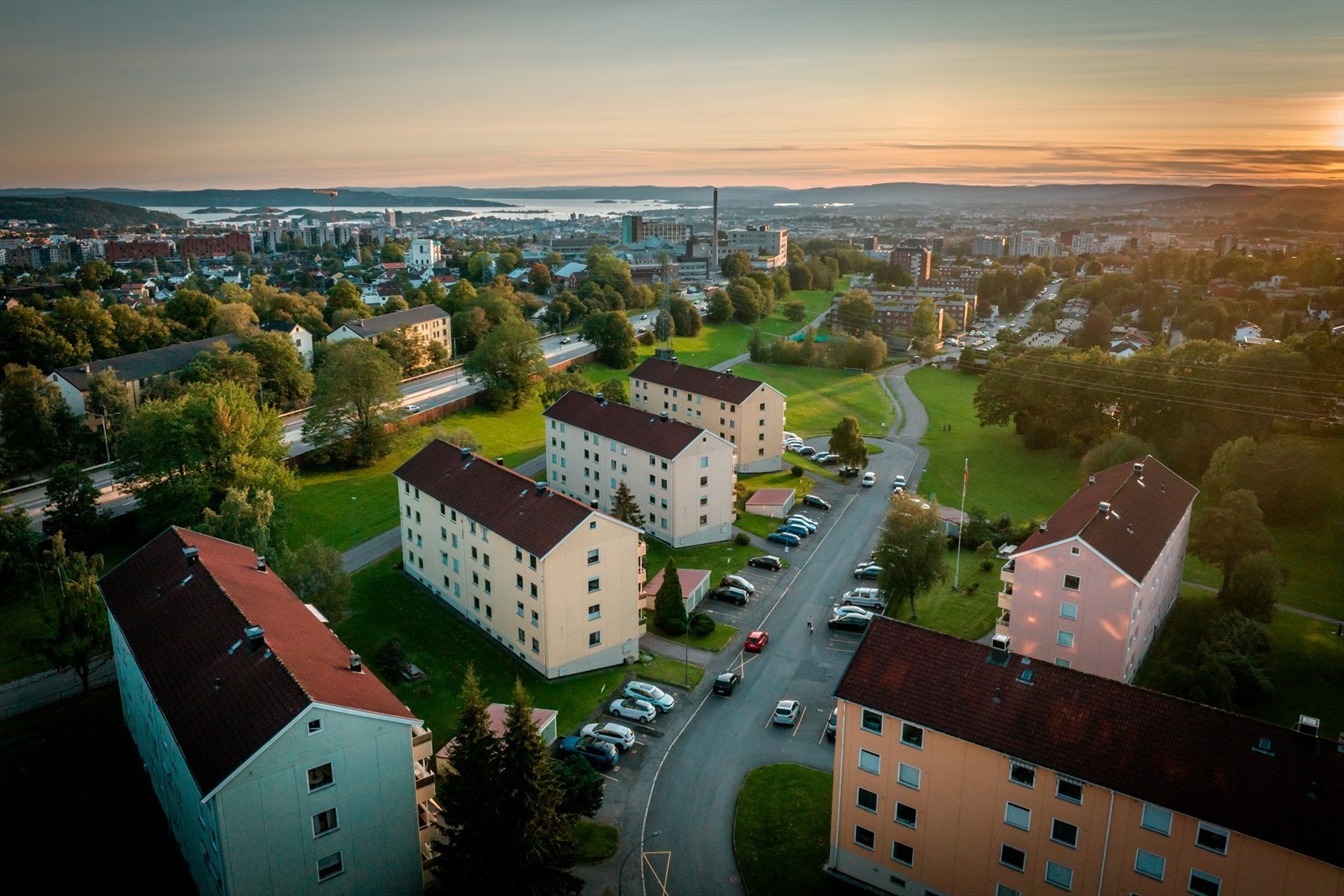 Her bor du rolig og tilbaketrukket fra sentrum, samtidig er det kun en kort svippetur med 31 bussen! Galleribilde