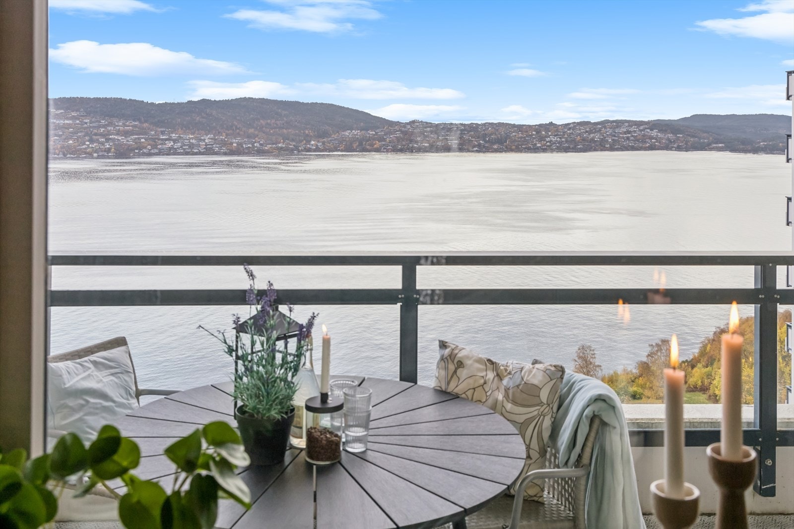 Stor egen altan med nydelig utsikt Galleribilde