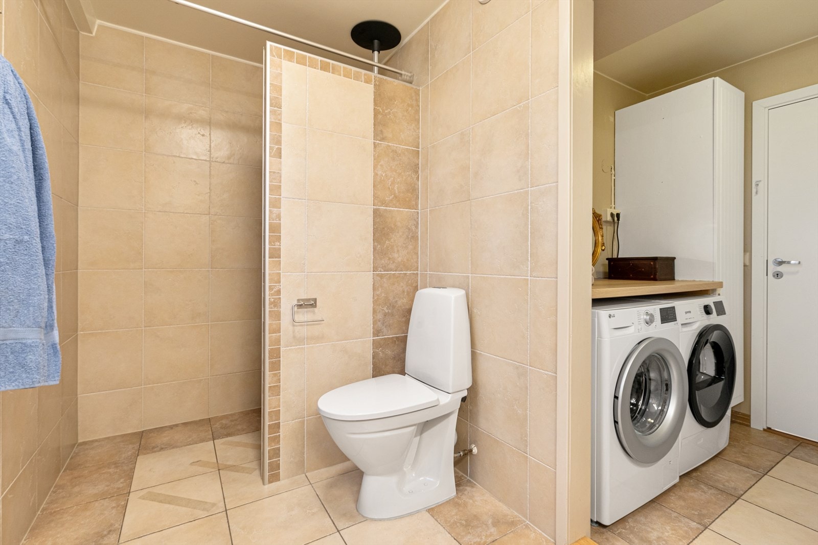 Flislagt baderom/wc og vaskerom Galleribilde