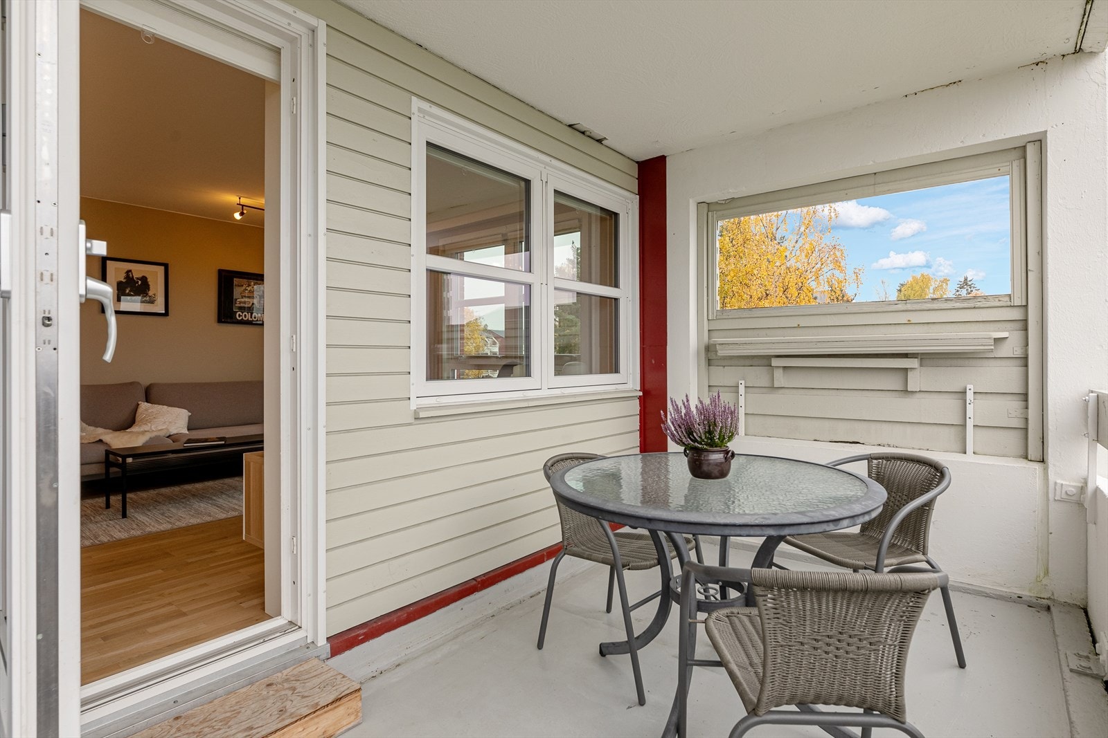 Koselig balkong med plass til sittegruppe Galleribilde