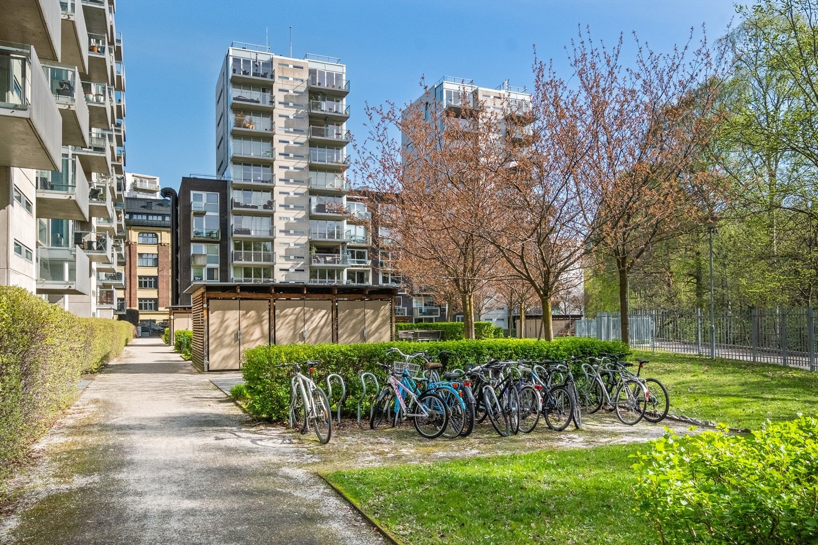 Sameiet Waldemars Hage består av 254 seksjoner og har en svært god beliggenhet med Akerselva som nærmeste nabo! Galleribilde