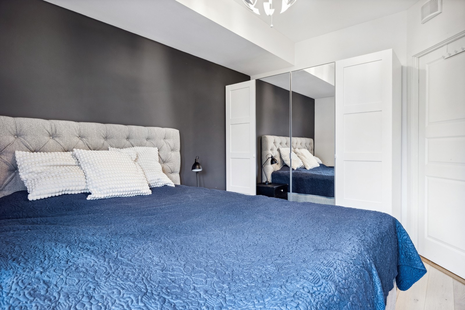 Soverommet har også god plass til et større garderobeskap. Galleribilde