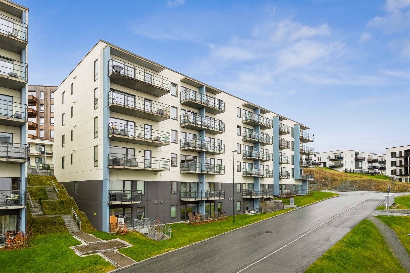 Fra leiligheten er det kort avstand til både saupstad og granåsen skisenter hvor ski vm arrangeres i 2025. Galleribilde