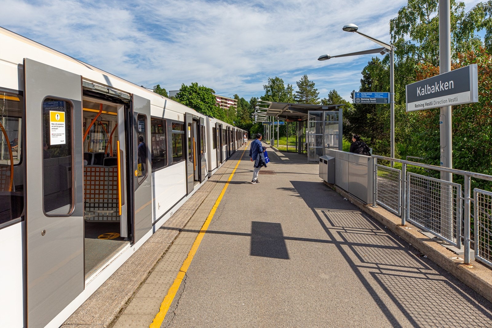 Kalbakken t-bane ligger i gangavstand fra leiligheten og tar deg inn til sentrum på ca. 19 minutter. Galleribilde