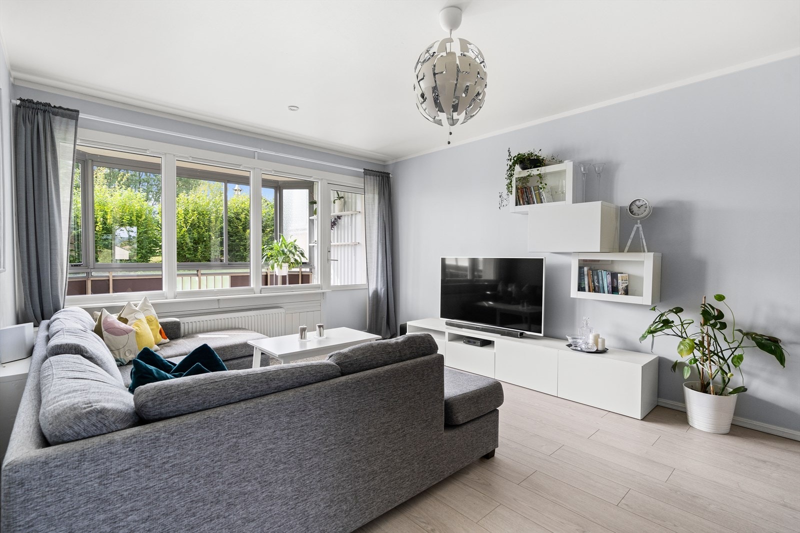 Velkommen til Nordtvetveien 10, presentert av Sebastian Chodkowski i Nordvik Bolig! Galleribilde