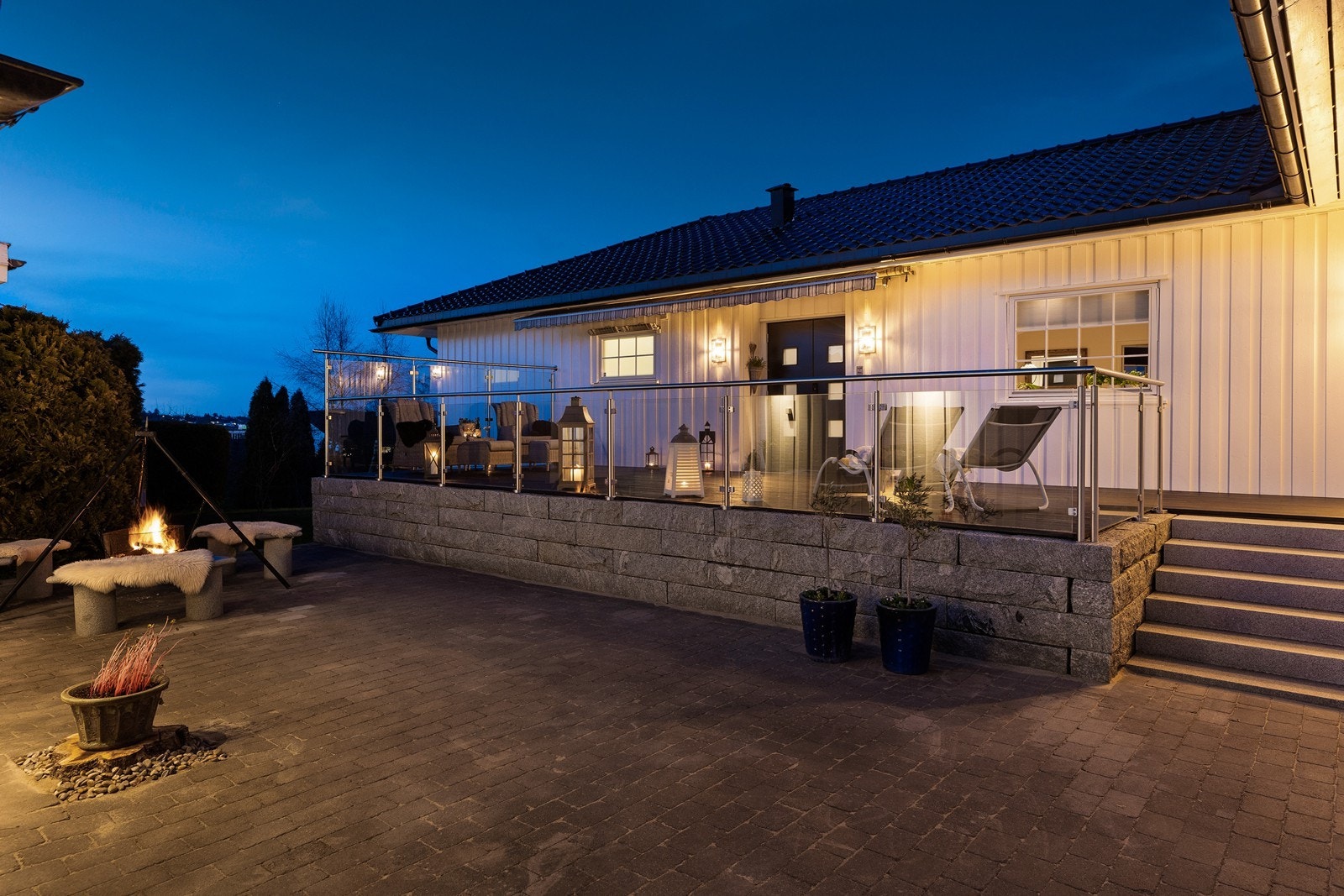 Godt med utebelysning skaper en god og lun stemning også på kveldstid. Galleribilde