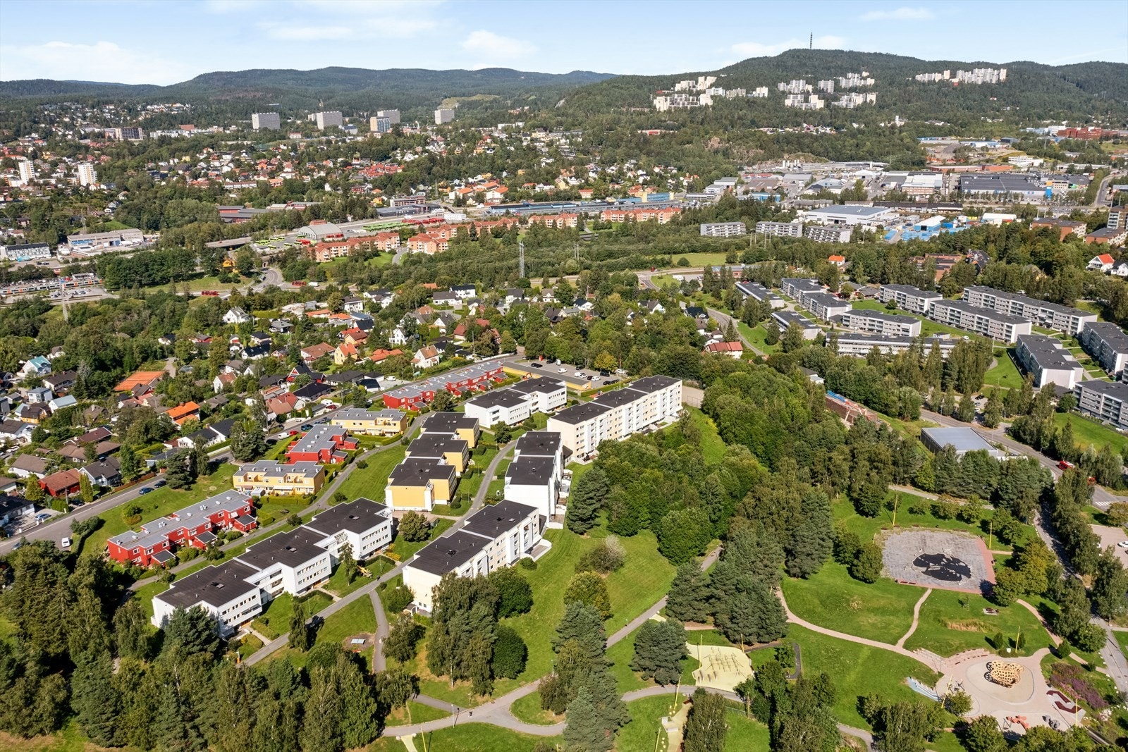 Det er kort vei til populære Østmarka og Lillomarka. Galleribilde