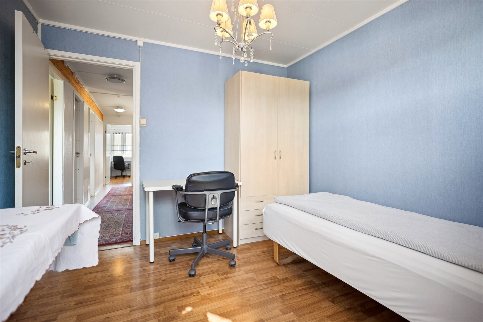 Boligen har fire romslige soverom og egner seg således perfekt for barnefamilien. Galleribilde