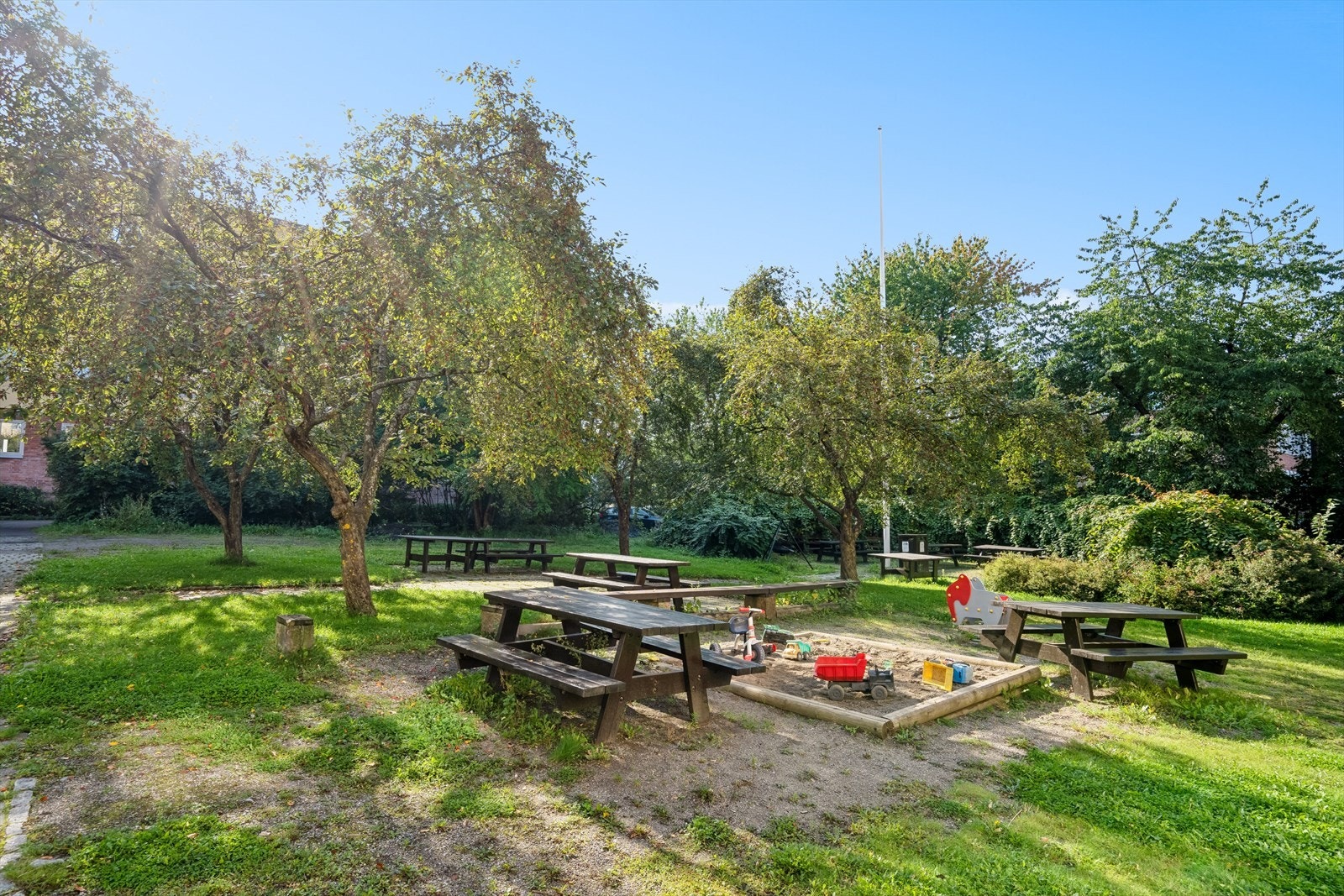 En av flere uteplasser perfekt for store og små Galleribilde