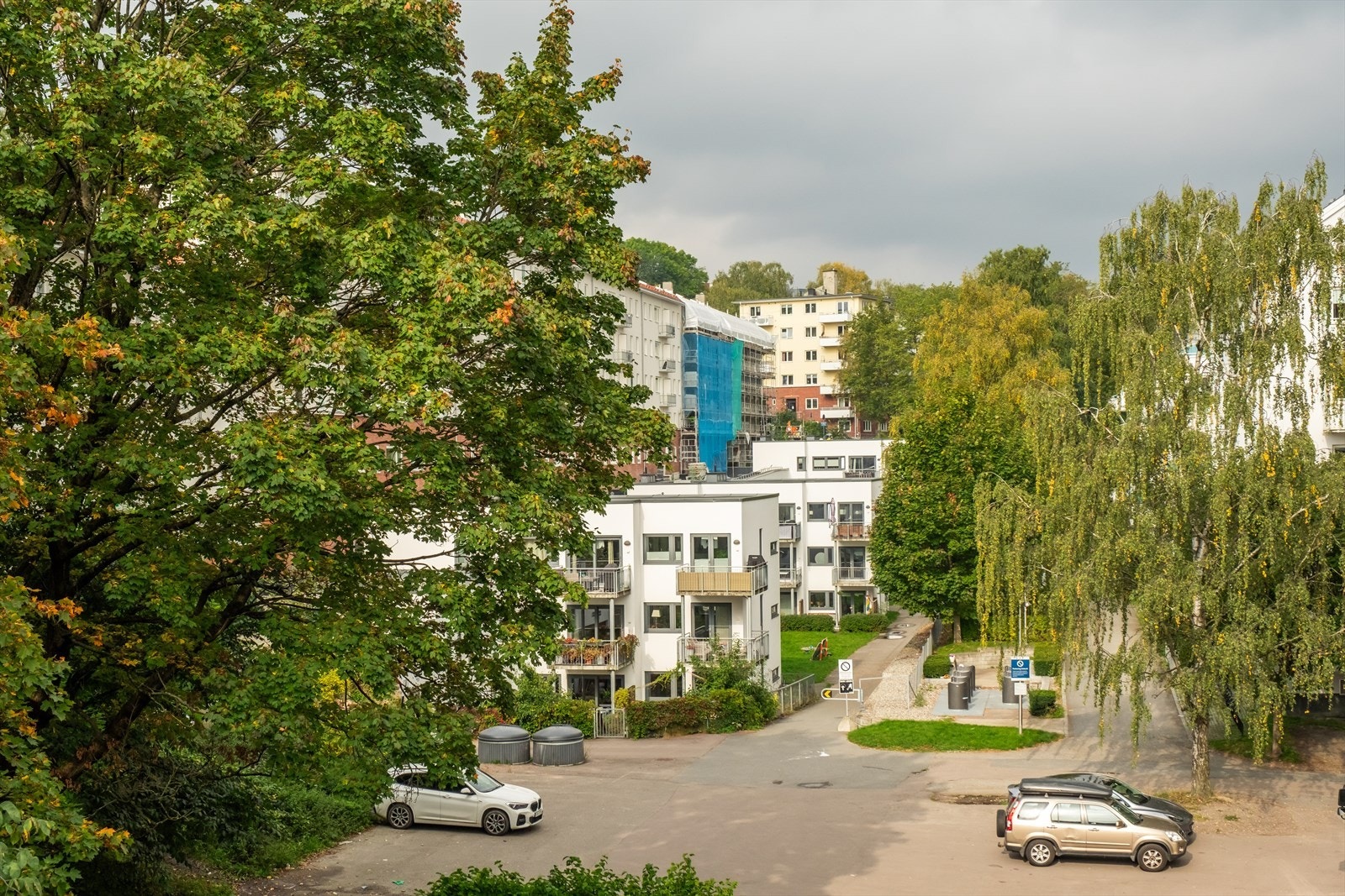 Her bor du i et meget veldrevet borettslag med fine fellesarealer. Velkommen til visning! Galleribilde