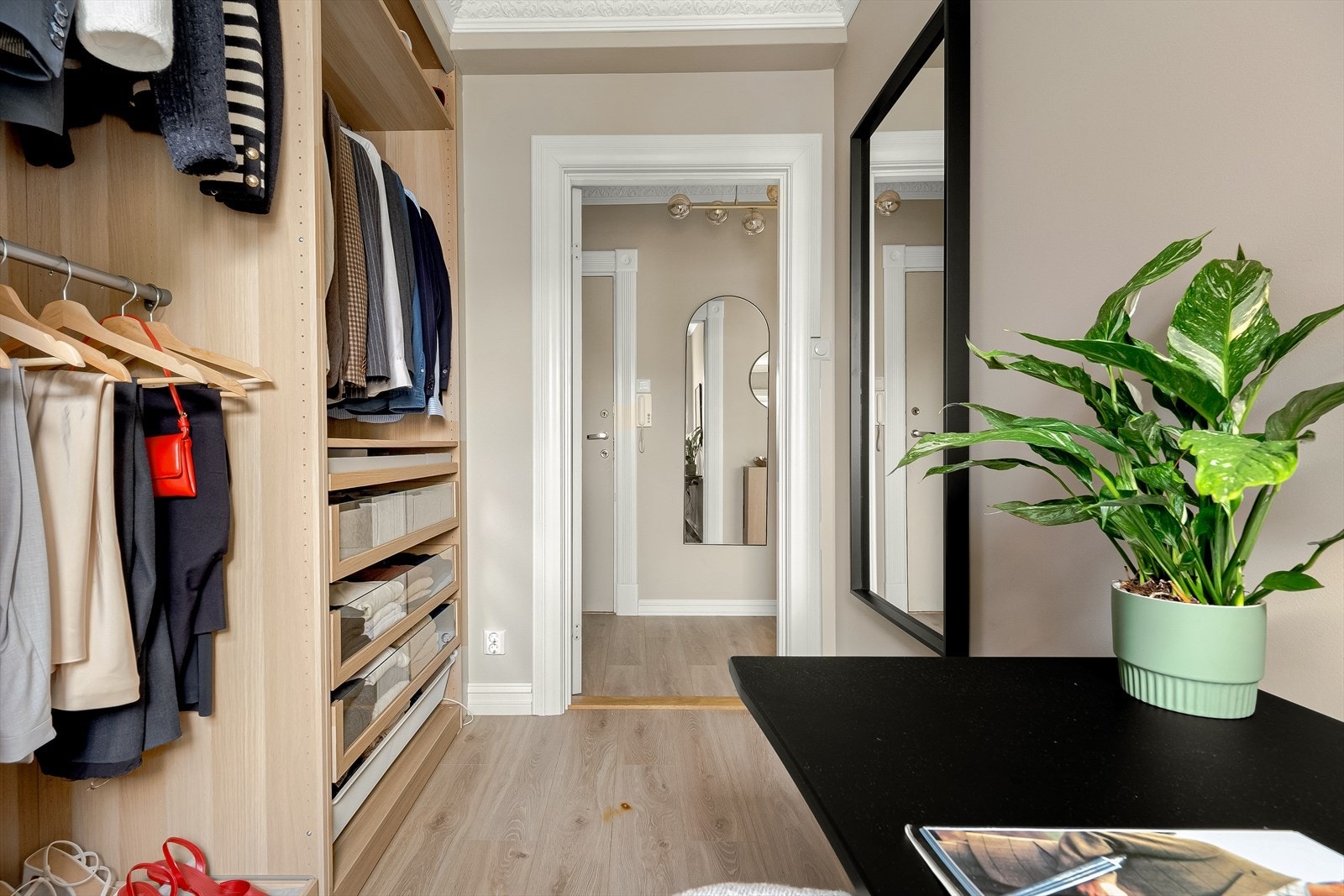 Dette rommet kan også gjøre nytte som et barnerom, gjesterom eller kontor. Galleribilde