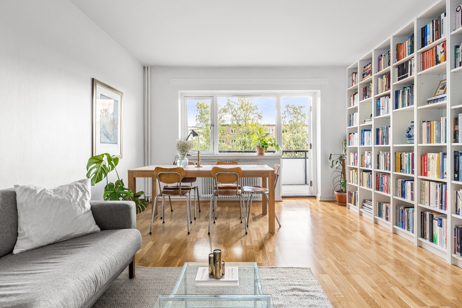 Varmtvann, fyring og tv/internett inkludert i felleskostnadene. Galleribilde