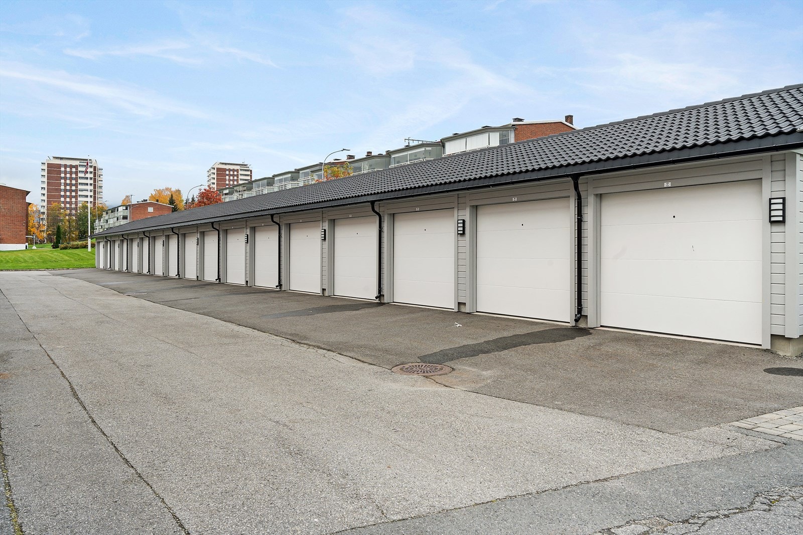 Parkeringsplass følger ikke leiligheten, gateparkering. Galleribilde