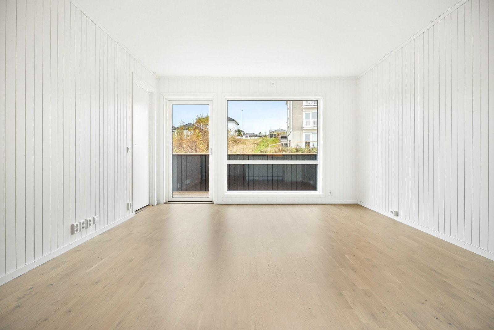 En romslig og lys stue Galleribilde