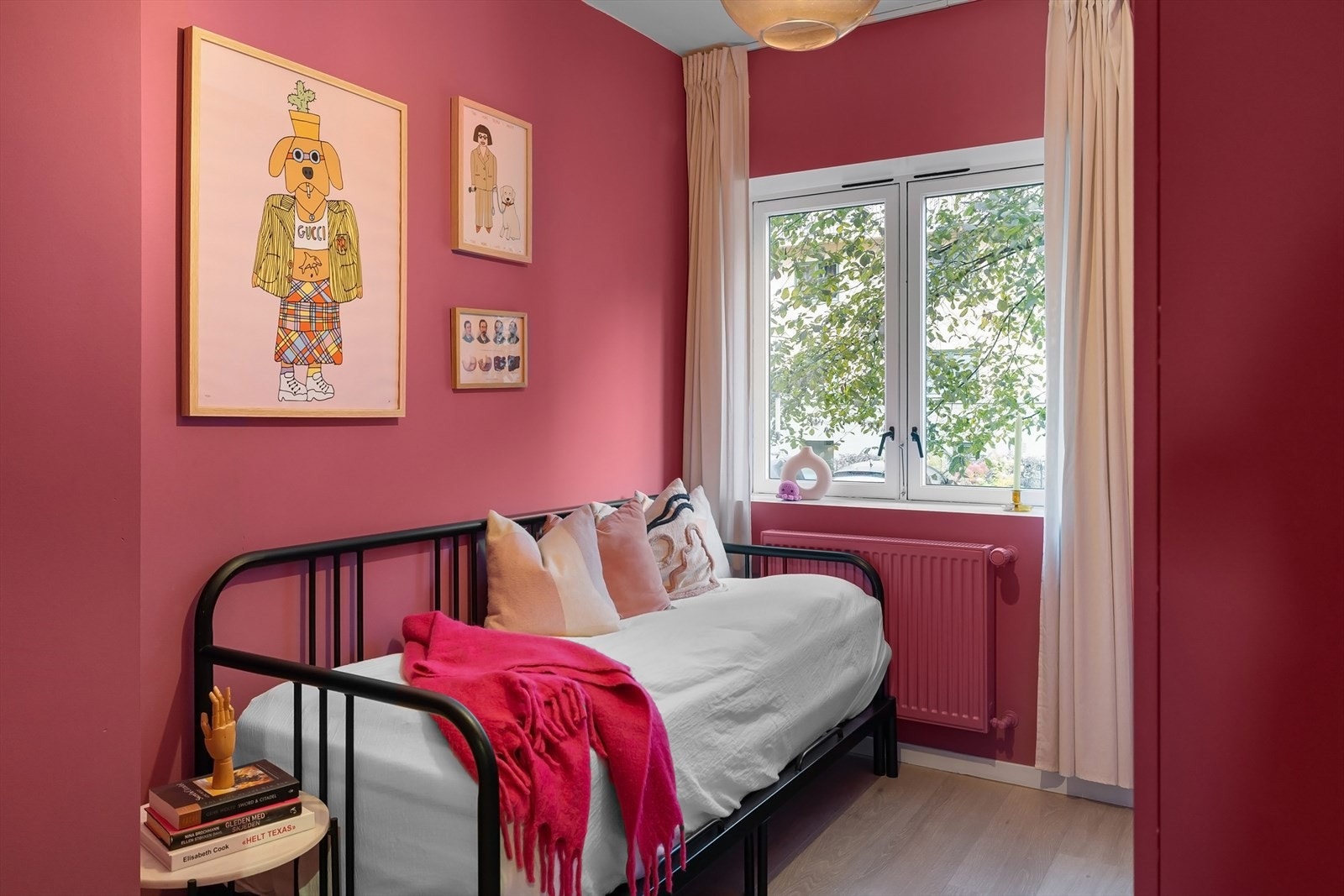 Soverom II er også av god størrelse og passer ypperlig som barnerom, gjesterom eller kontor Galleribilde