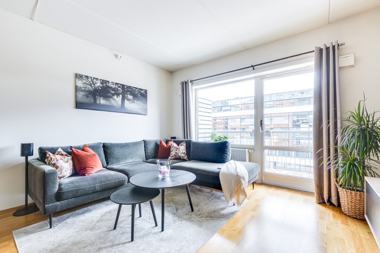 Leiligheten er utstyrt med 3-stavs parkett. Galleribilde