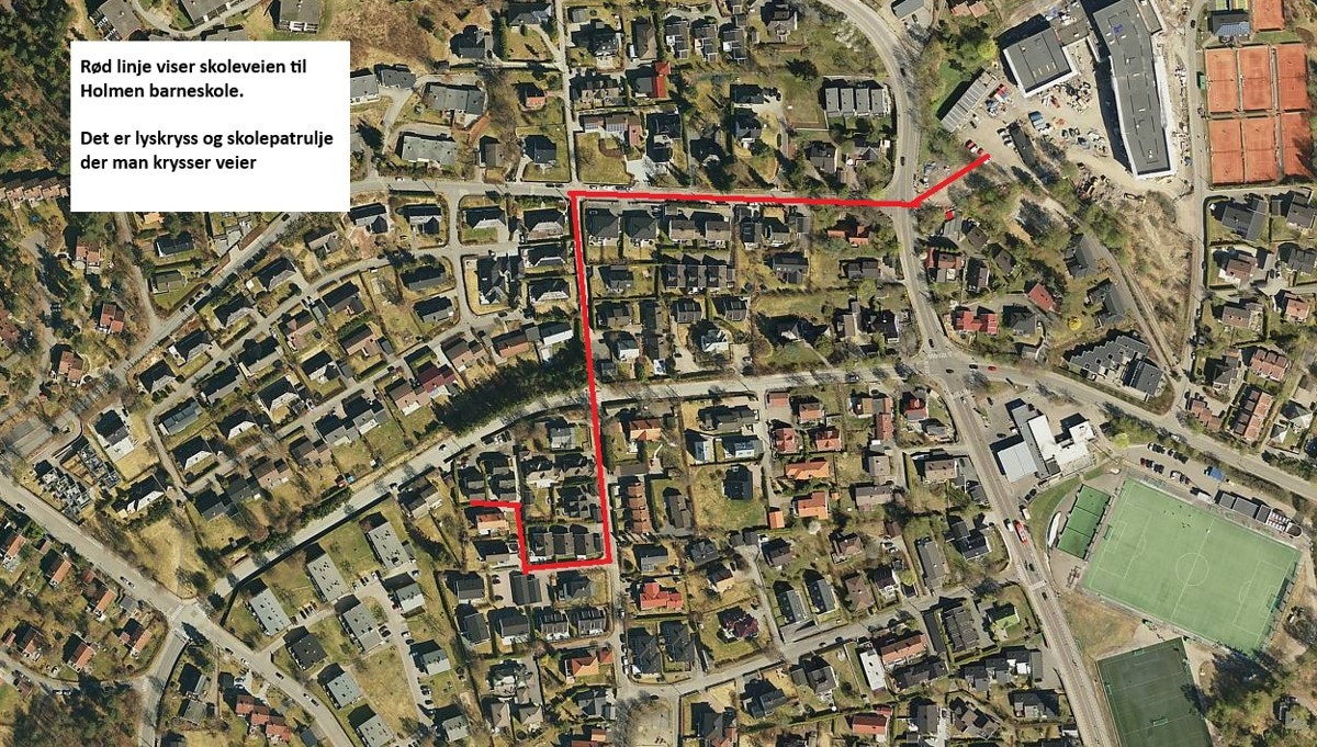 Skoleveien til Holmen barneskole er trygg og drøyt 500 meter. Galleribilde