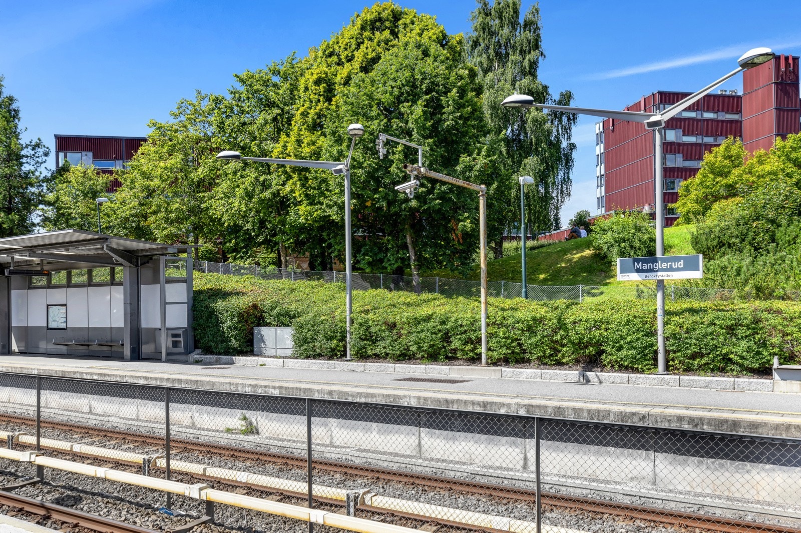 Umiddelbar nærhet til Manglerud t-banestasjon. Galleribilde