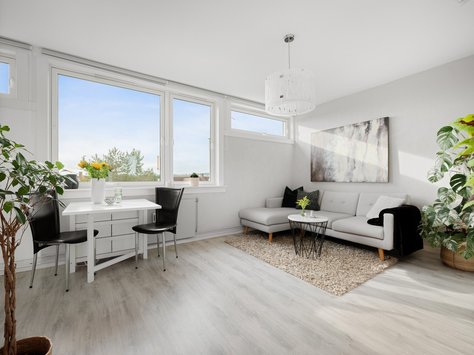 Leiligheten har en svært god planløsning, med stor stue med sovealkove Galleribilde