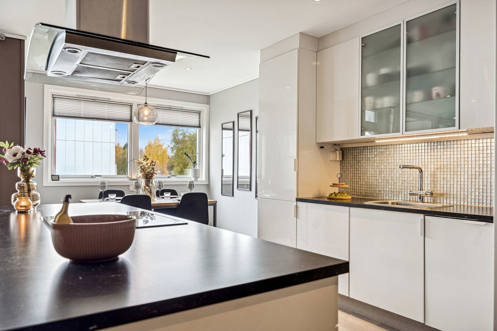 Kjøkkeninnredningen er fra HTH, et merke kjent for å levere kvalitetskjøkken som varer i mange år. Galleribilde