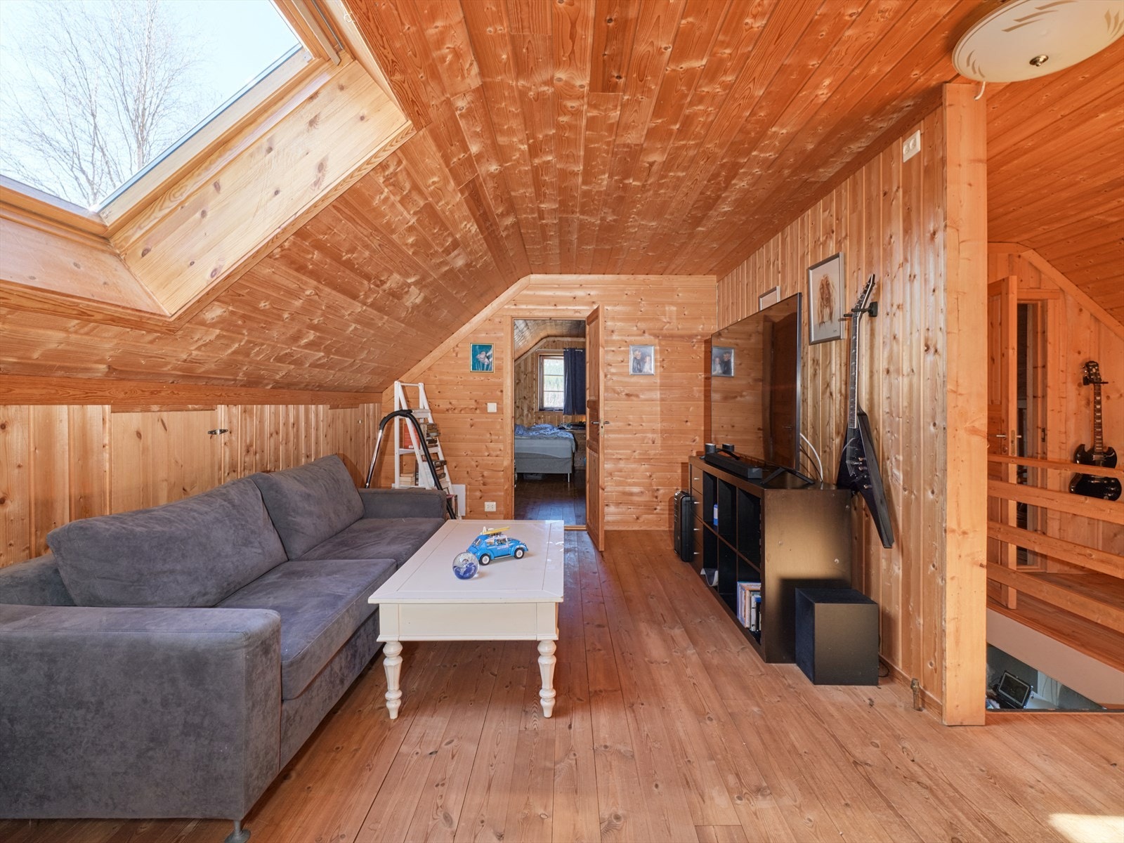 Stue i 2.etasje med god plass. Galleribilde