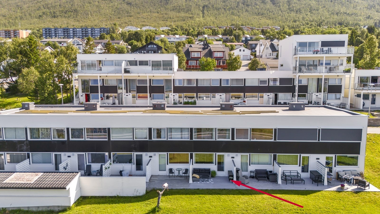 Leiligheten har en flott planløsning og streker seg over 2 plan Galleribilde