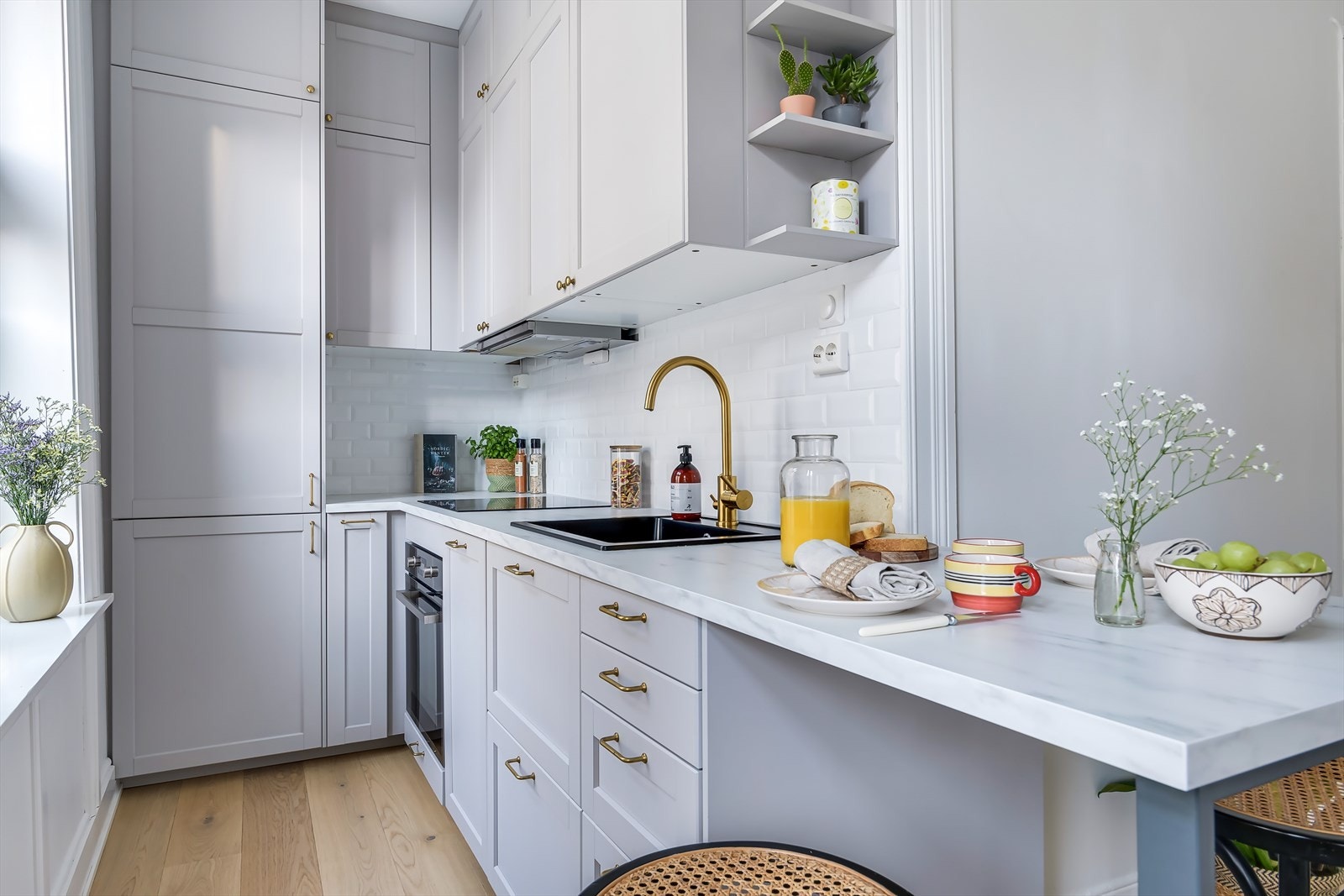 Lys og delikat 1-roms i klassisk bygård sentralt på Øvre Grünerløkka! Galleribilde