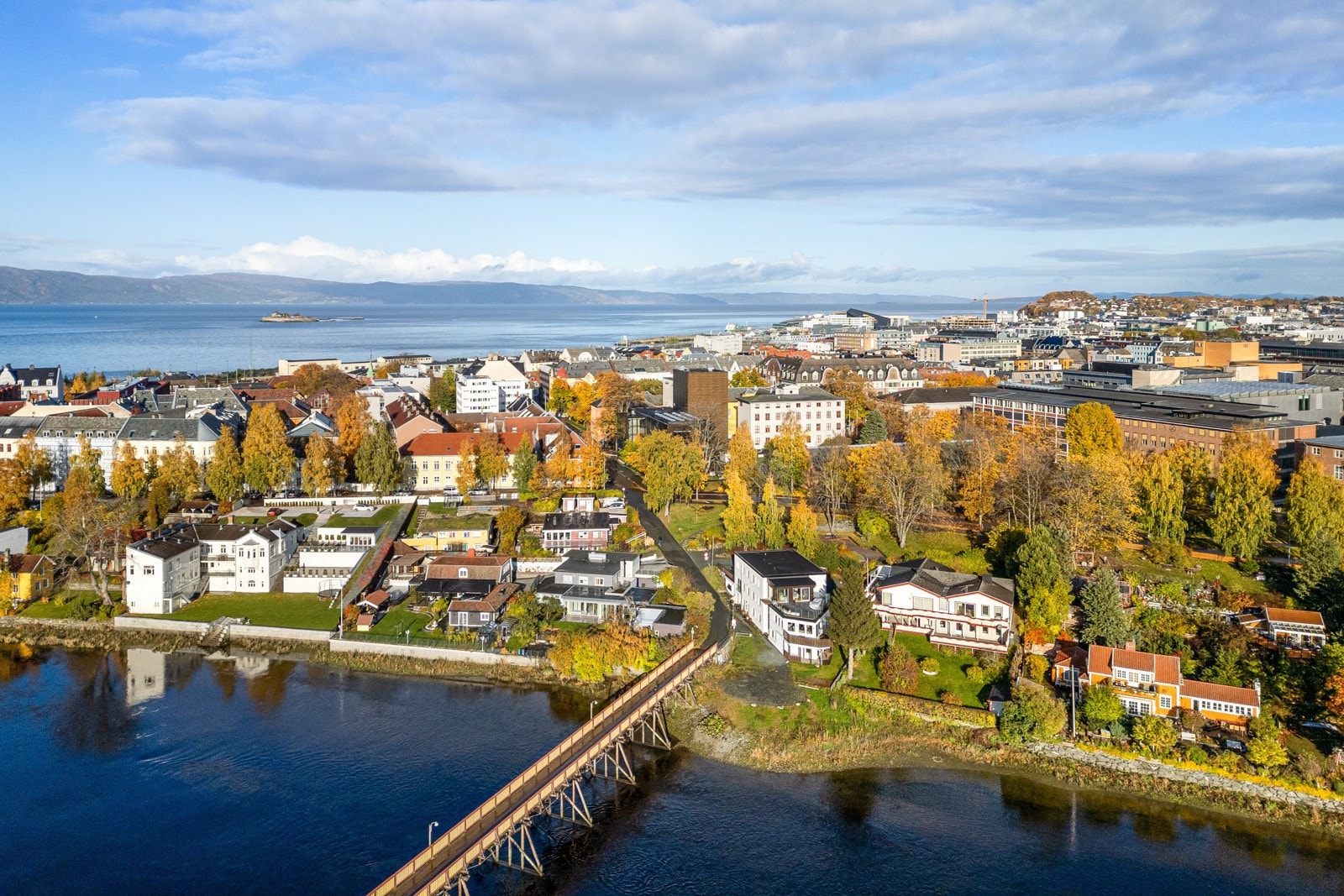 Her har man en skjelden mulighet til å bo midt i sentrum, men likevel være pent tilbaketrukket fra trafikk og støy. Galleribilde