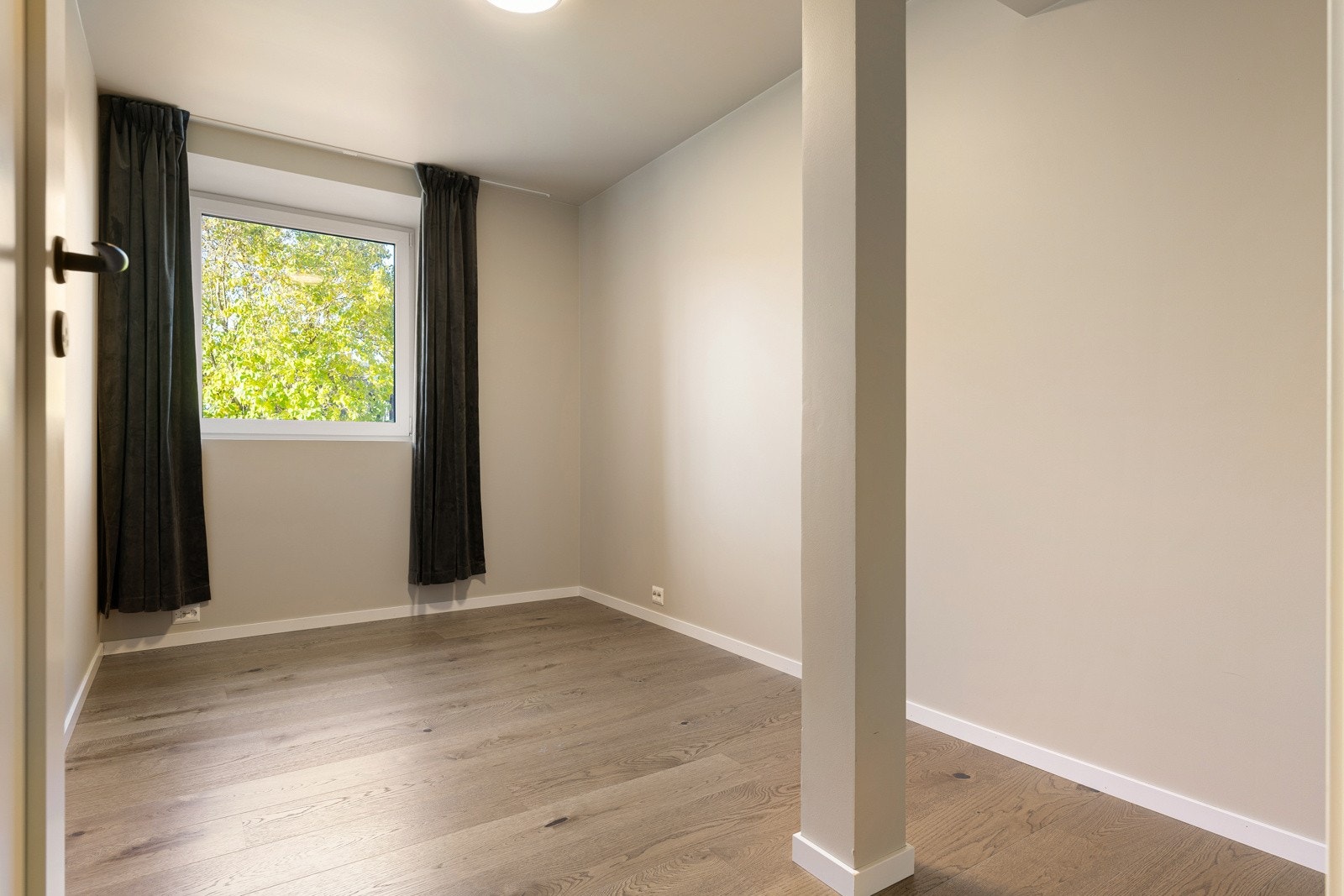 Soverom nummer tre på 9 kvm passer pefekt som barne- eller gjesterom. Galleribilde